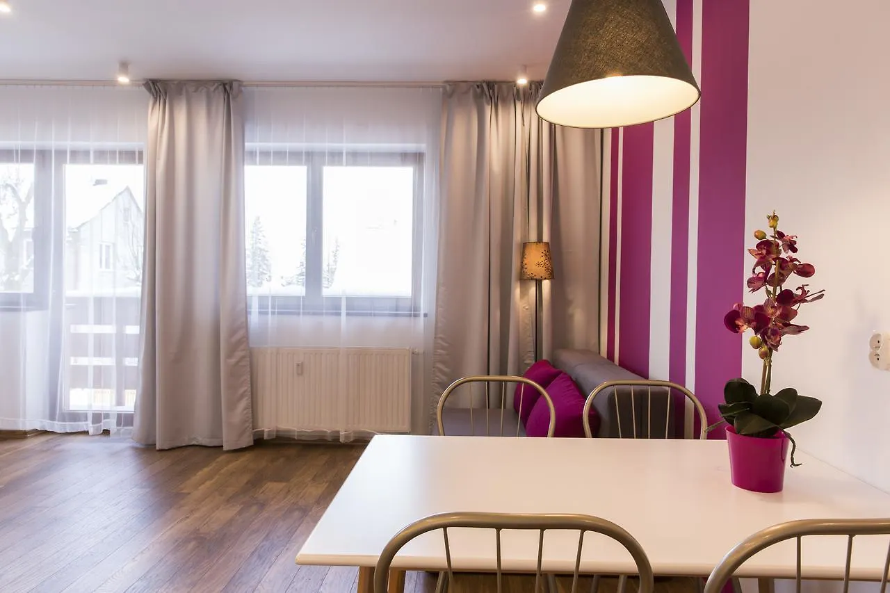 זקופאנה Udanypobyt Apartament Skocznia פולין